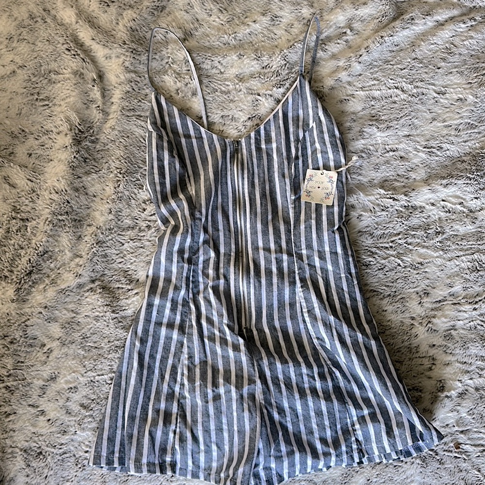 Poof New York Navy/White Tank ZipUp Romper Size:Small